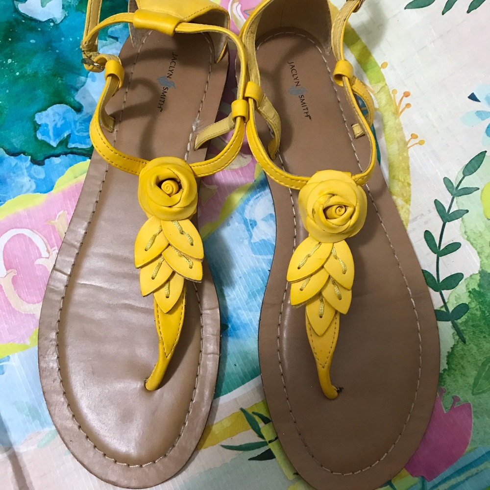 Jaclyn Smith flat yellow sandals
